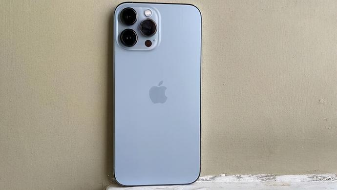 钉子户|iPhone13ProMax继续降价！最强钉子户手机确定：iPhone13不香了