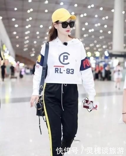 今年牛仔裤不火了,最近正受宠的“运动裤”,搭配卫衣穿巨潮!