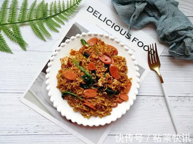 家常版火腿鸡蛋炒面，泡面的神仙吃法，怎么吃都不腻
