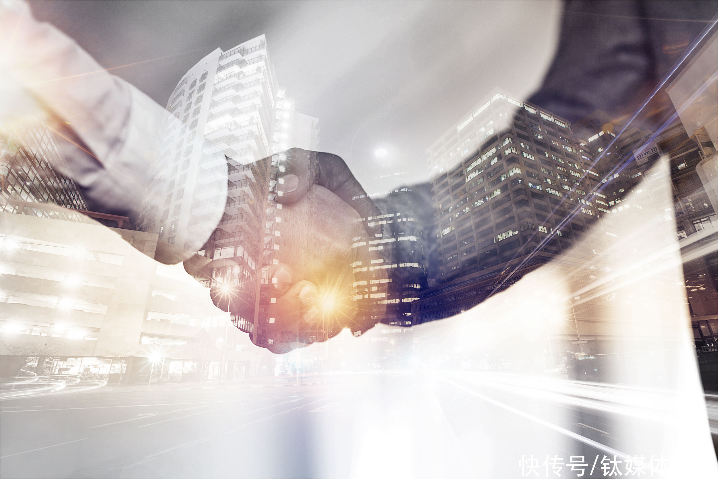 京东|腾讯阿里互敲大门，生态开放成互联网“换道”的开端？