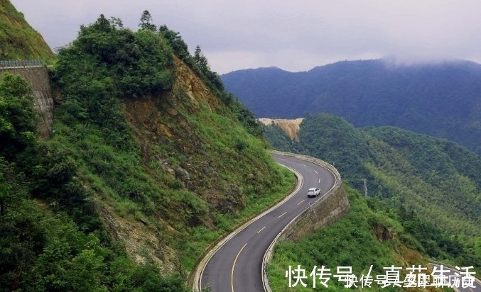 怀玉山|三清山毗连的怀玉山，自驾一次云端最美天路，感受壮丽雄奇的风景