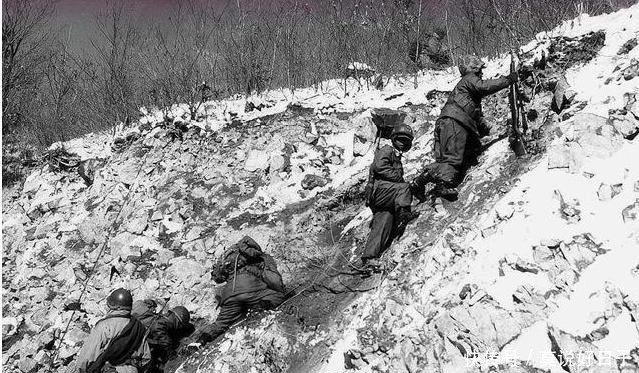 老蒋|他黄埔出身,曾把老蒋的嫡系军队打个精光,雁门关外的日军最怕他