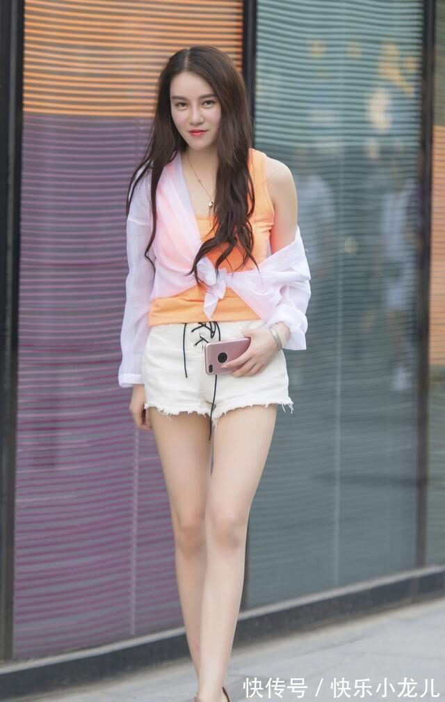 搭配 打底裤搭配不挑人,突出强烈时尚气息,个性气质尽显