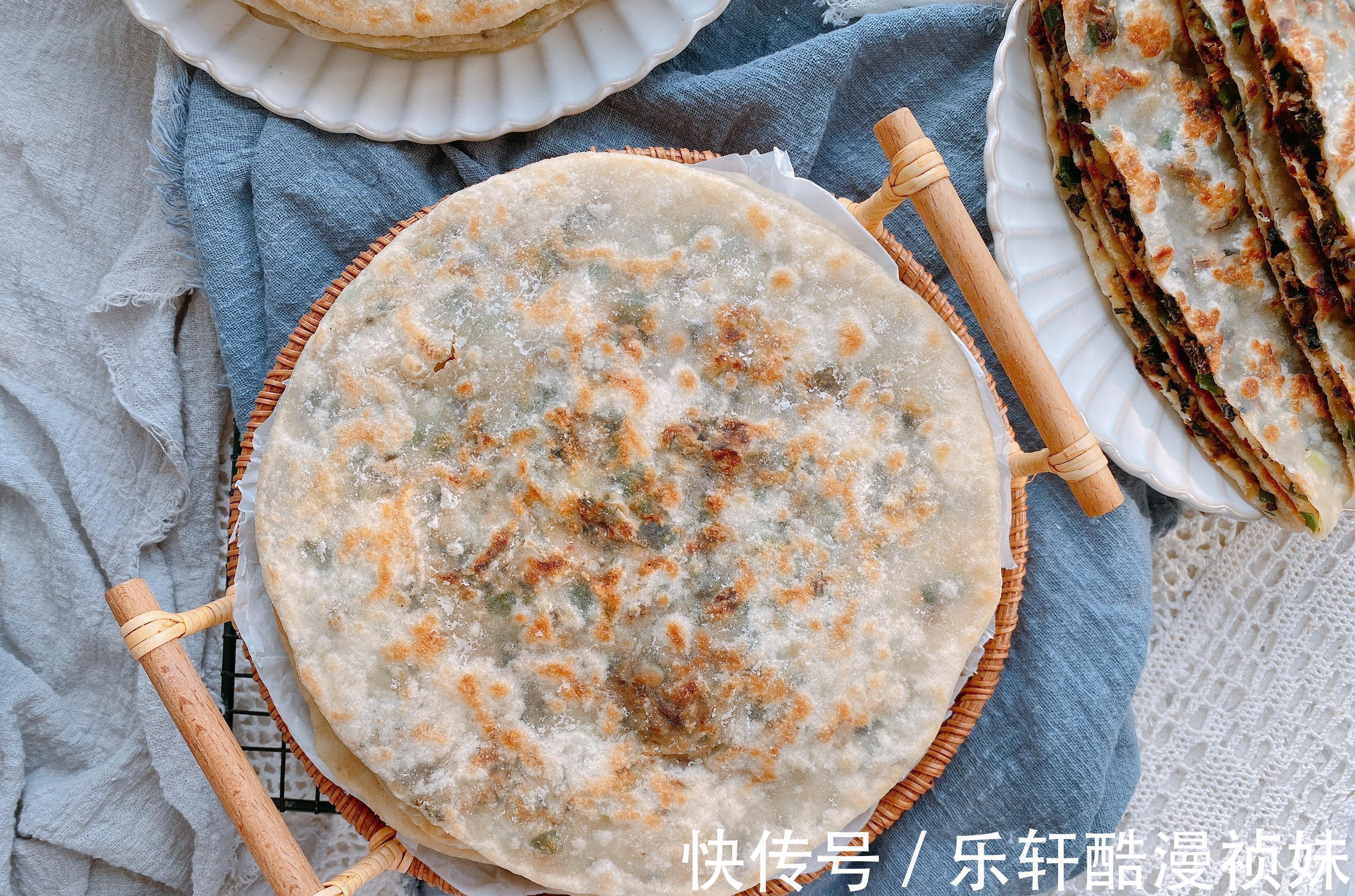 松软|浙江美食梅干菜饼,几十年老配方,馅料咸香,饼皮松软凉了也不硬