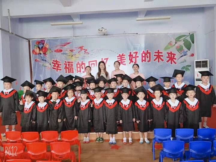 模范|学前教育巡礼·先锋模范｜济南市钢城区颜庄中心幼儿园许云霞