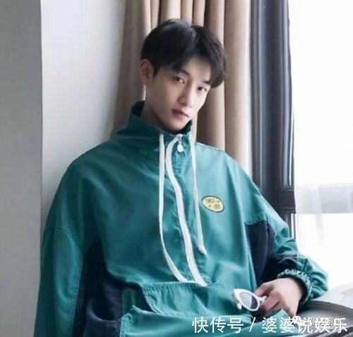 锅盖头 男生“不烫不染”的发型,2021年头发这样剪肯定帅!