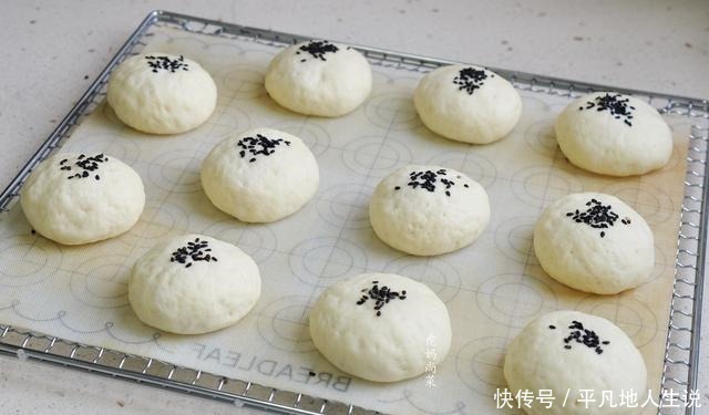 烤盘|别只做面包了，压一压成个更方便咬的，还能多多夹馅，早餐标配