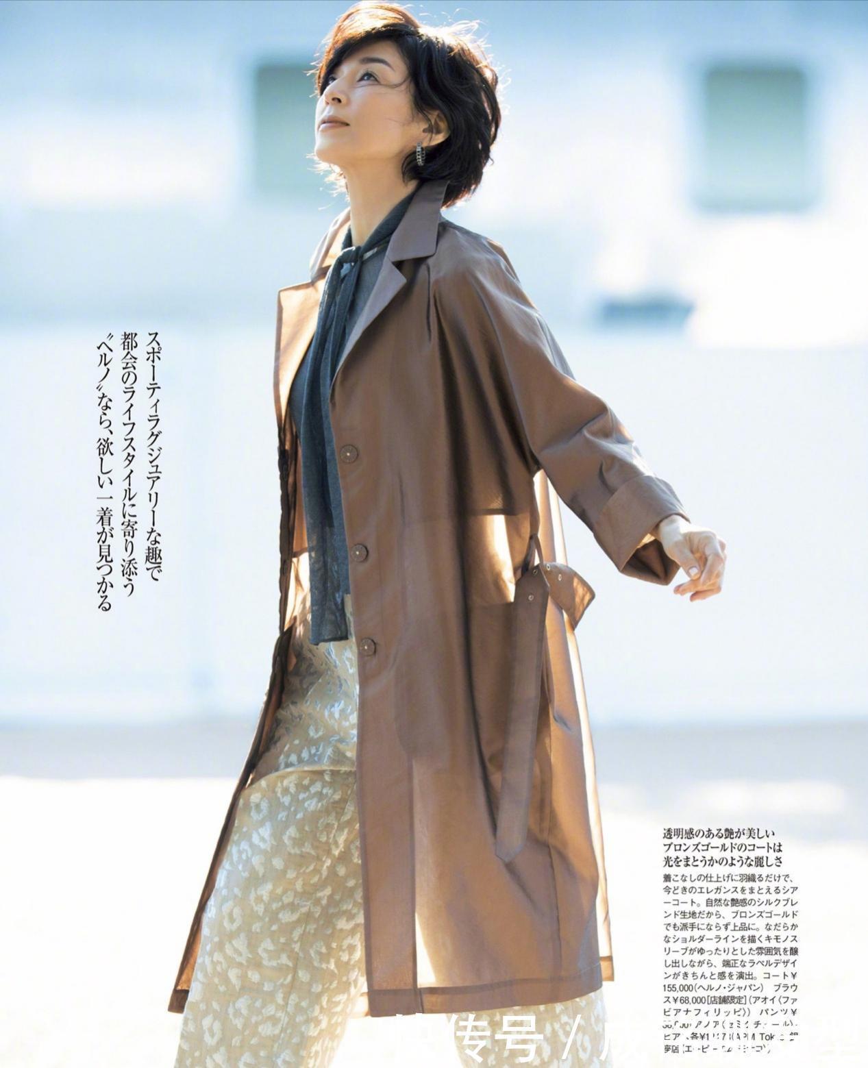 女人过了五十岁更要懂时尚，日本54岁阿姨的穿搭，优雅大气又减龄