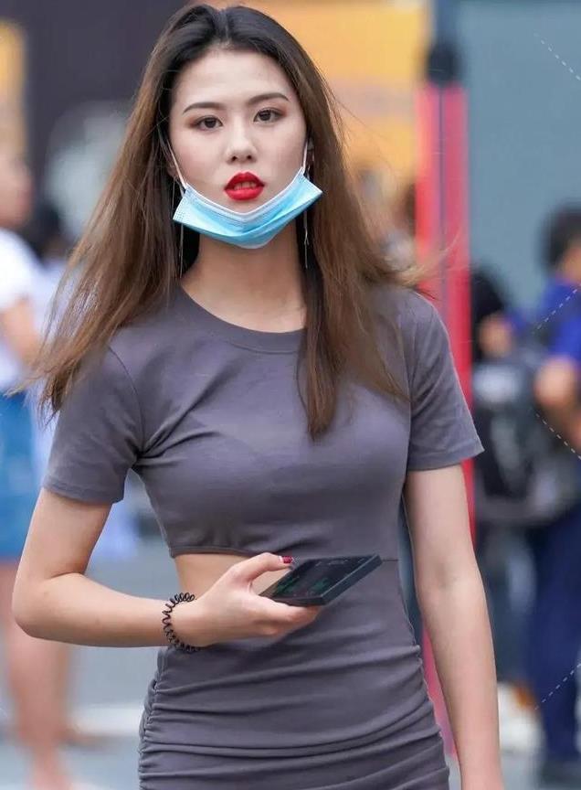 休闲裙改良需要有技术,腰部曲线得以展现全靠创新,太显瘦!