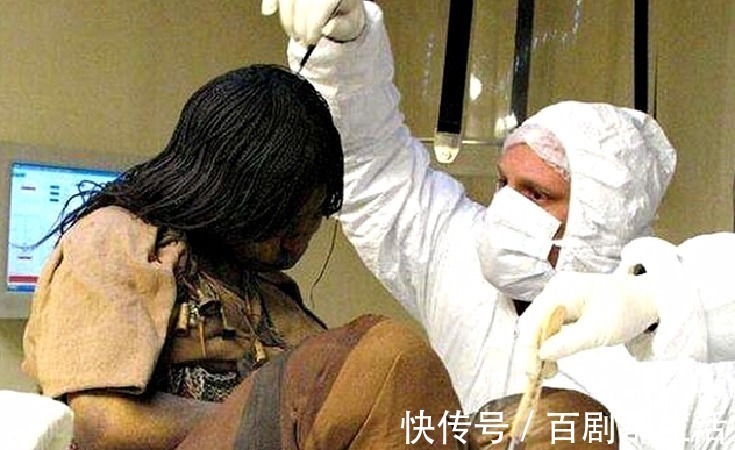 盘腿$少女被冰封500年,被发现时盘腿而坐,面孔栩栩如生