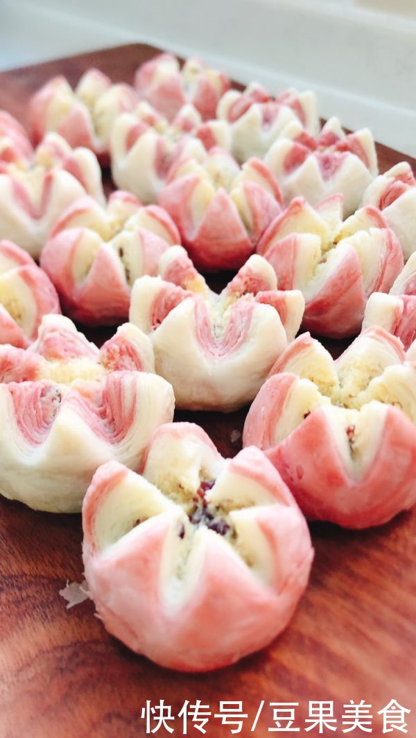 我这样做荷花酥,家人都爱吃