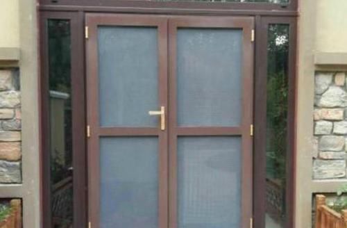 金刚纱|家里窗户万万别装传统纱窗了,现在流行装这种,实用又安全