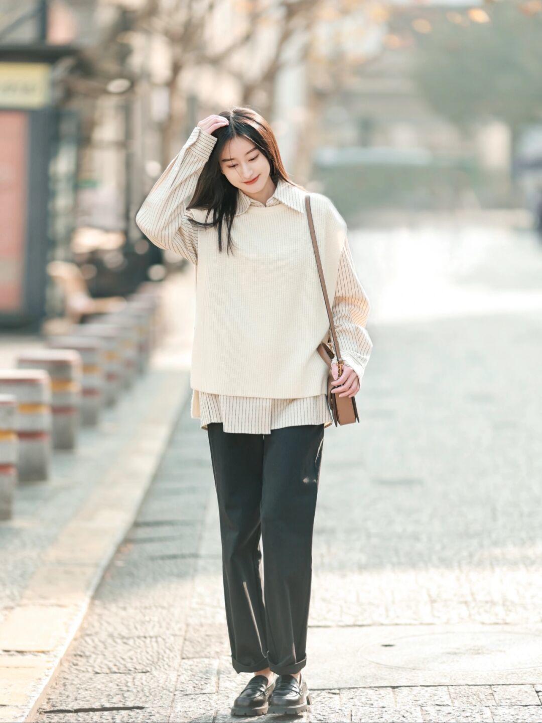 更上一层楼 “毛衣”怎么穿出时尚感?看看这些搭配造型,保暖温柔又显瘦