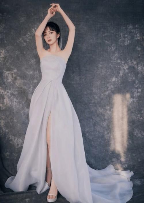 谭松韵|小个子女孩的福音，穿卫衣穿出甜美范，简约穿搭不失时尚