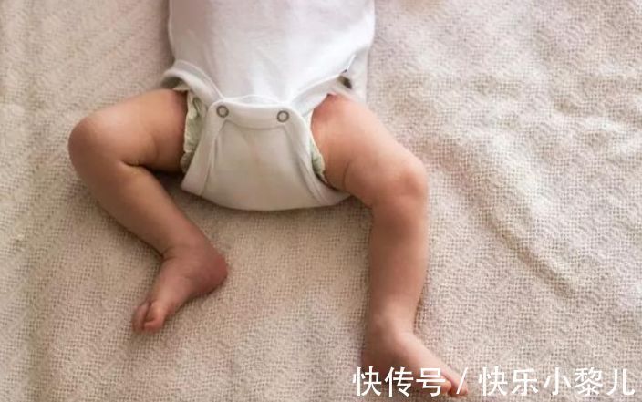纸尿裤|带宝宝不要盲目相信“老人言”，夏天里需做对4件事，宝宝不受罪