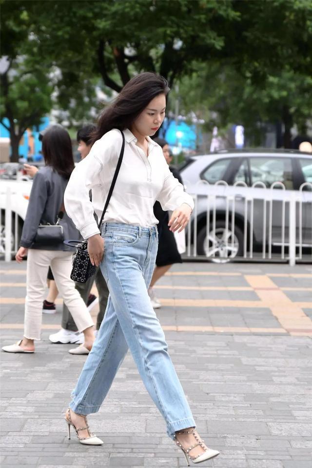 率性|紧致身材的小姐姐，唯美的穿搭很动人，体现出率性与优雅