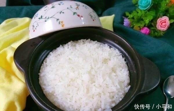 米饭|煮饭就是米加水怪不得不好吃，教你3招，想把饭煮难吃都不容易