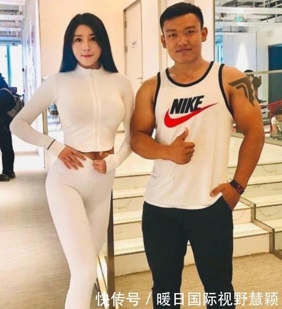 刘太阳|130斤“微胖女神”刘太阳,沙漏身材魅力十足,太迷人了