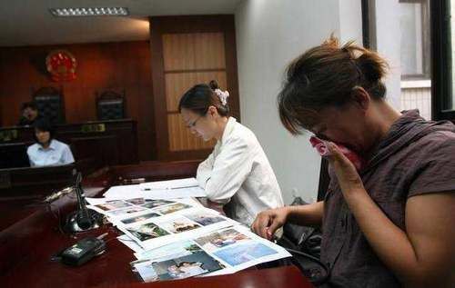 行人|为何“不建议”在房产证上写子女的名字内行人存在4个弊端