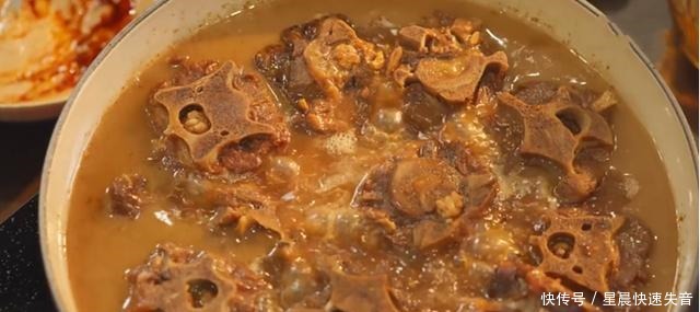 羊蝎子怎么做最经济,看看这个火锅底就全知道了,简单迅捷易上手