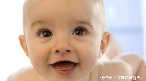 婴儿|一周岁左右的婴儿发育状况，要注意预防他独立行走的危险！