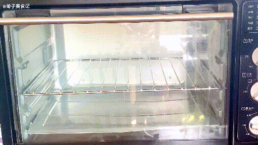 #健康甜蜜烘焙料理#?红丝绒蛋糕卷?