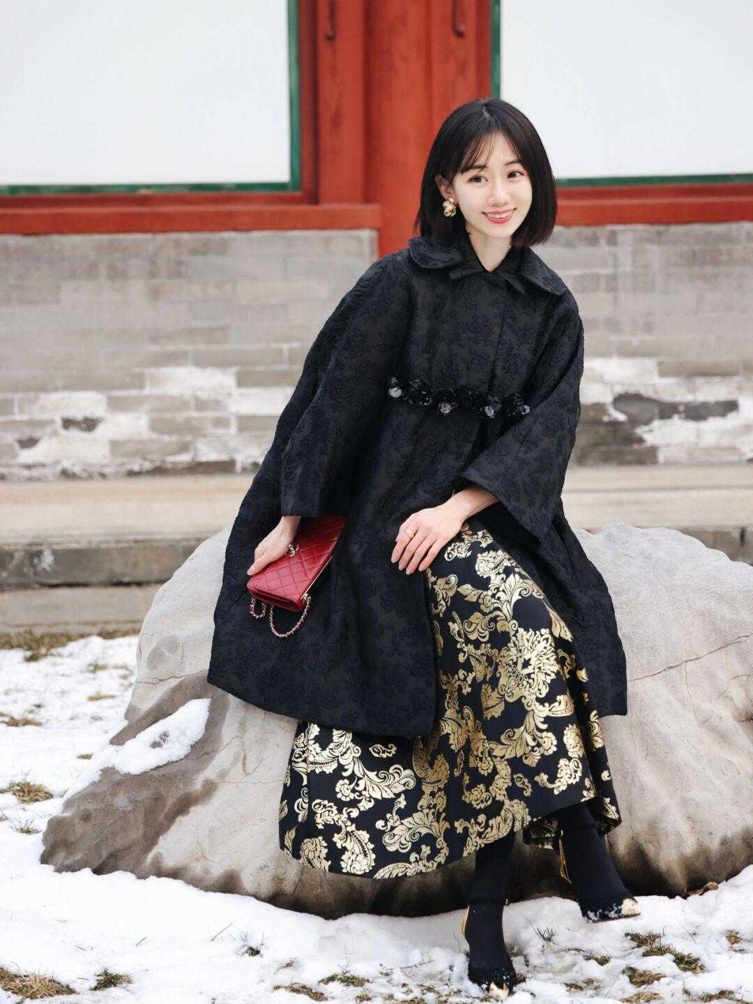 鎏金 今年流行“烫金元素”,个性时髦又有气场,普通人也能穿出高级感