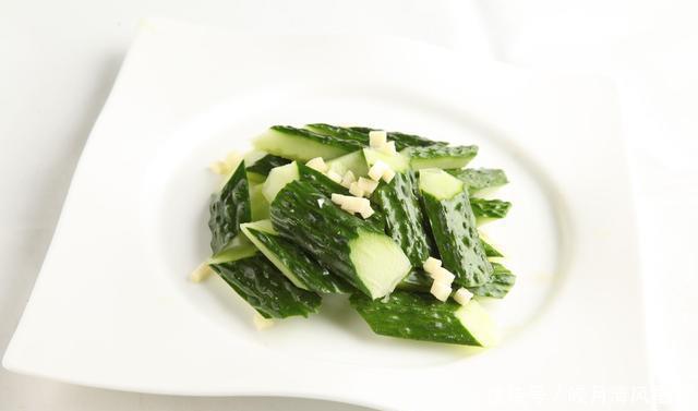 饭店|为什么饭店的拌黄瓜那么好吃,大厨教你,原来技巧在这里!