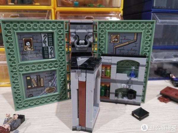 斯普劳特|老杨的玩具仓库 篇六十五：LEGO 哈利波特霍格沃兹魔法学院 2021新品 教室魔法书系列