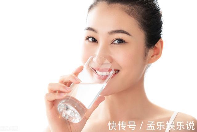 饮食|女人四十,皮肤变老?医生教你5种饮食技巧,保持皮肤健康