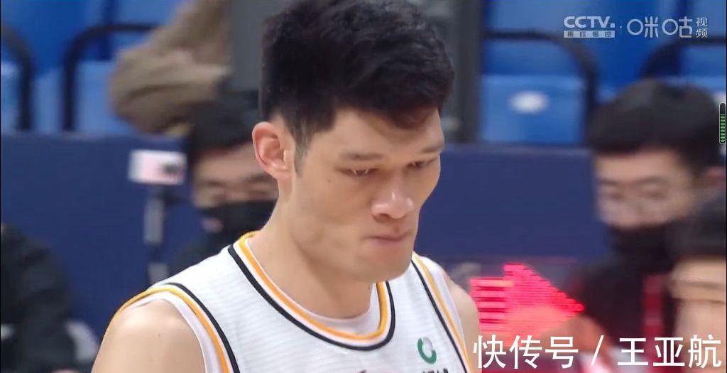琼斯|姜伟泽外线发威砍下36分,西蒙斯空砍33分,吉林男篮104-87山西