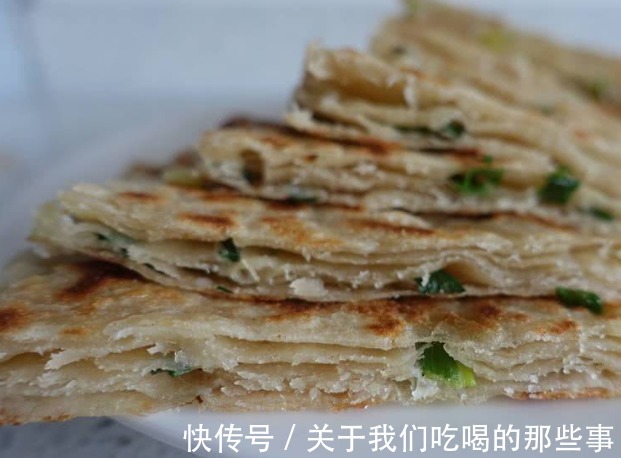 面粉|烙饼时,别只会冷水和面,大厨教你3个技巧,外酥里软层次多,香
