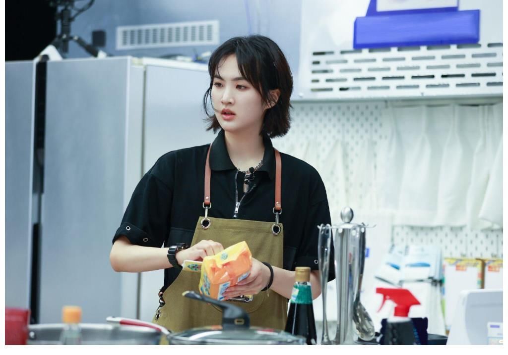 中餐厅|《中餐厅5》首播：周也活泼，宁静随和，姚安娜肉眼可见的尴尬