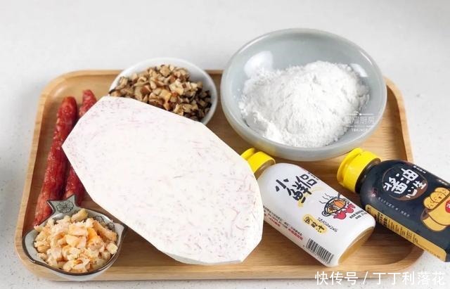 芋头糕|闻着香就被馋醒了!这早餐做一次能吃一周,早上几分钟搞定!