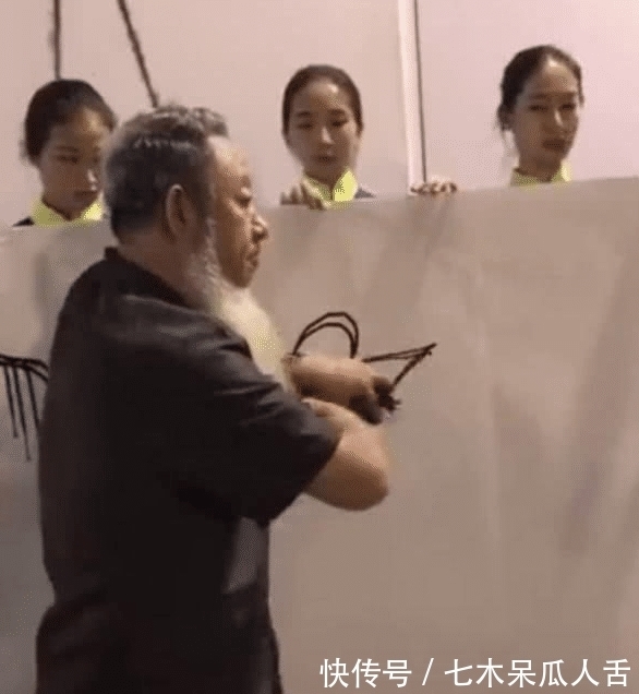 书法|清华教授“射墨书法”被喷!当事人的回复,惹怒了网友?