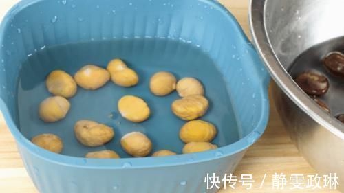 今天才知道,剥板栗还有这么个小窍门,一分钟能剥一大盘,太省事