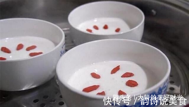 教您做家人爱吃的发糕，不放面粉，白如雪，松软香甜，越嚼越香