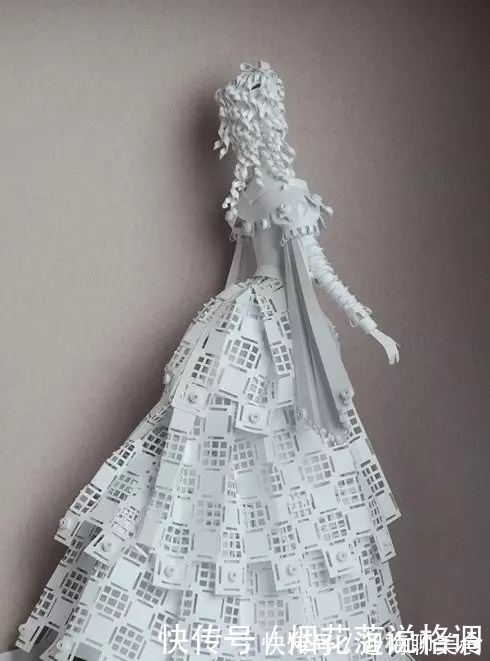 城堡$艺术家用一张白纸,做出属于自己的城堡,美到不敢相信自己的眼睛