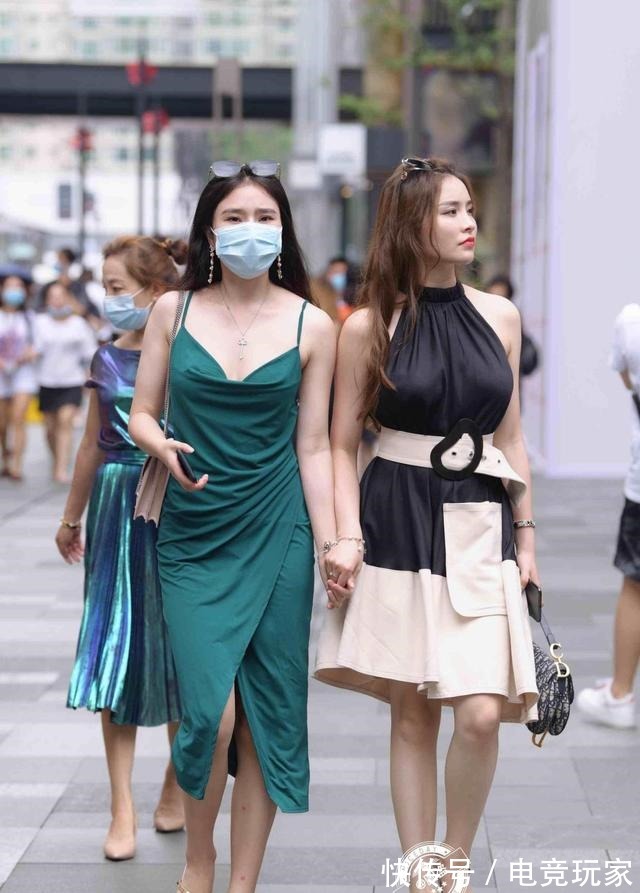 装扮 慵懒的包臀裙装扮尽优美的飘逸感,展示时尚风情,简洁干练!