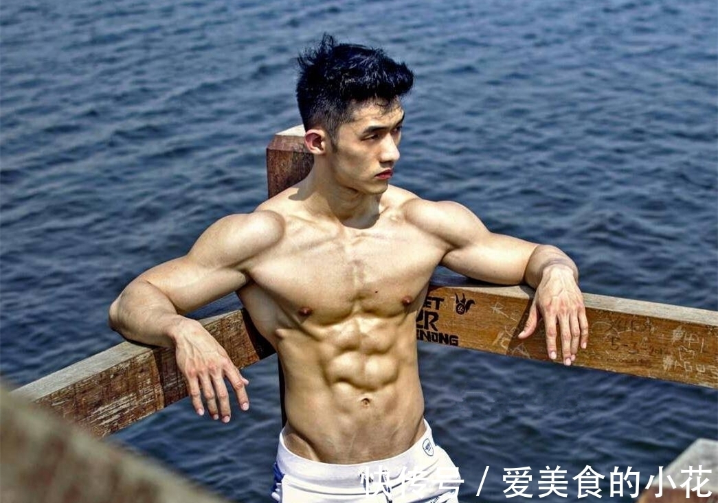 健身房|性感男神:肌肉型男强势来袭,精心雕琢的人鱼线尤其迷人!