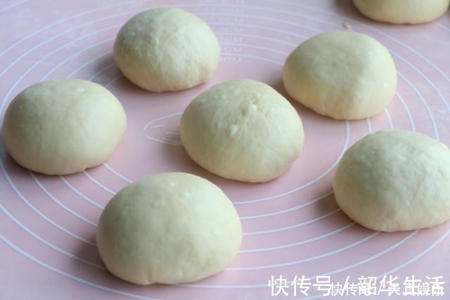 极简版苹果派教程，面粉包苹果烤一烤，香软又易消化