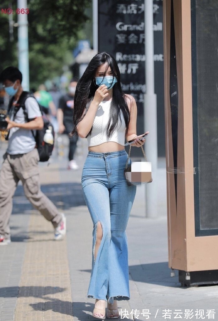 裤子 姐姐就要追求“瘦”,穿紧致牛仔裤富态又大气,气质到骨子里