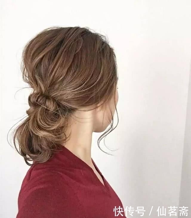 女人|40多岁的女人发型应该洋气,还是高贵的好?千万别烫会惊艳全场
