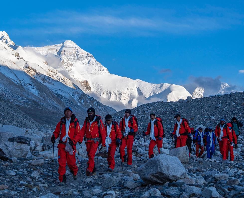 登山队|8848.86米，教科书要改啦——附送神秘“教辅”