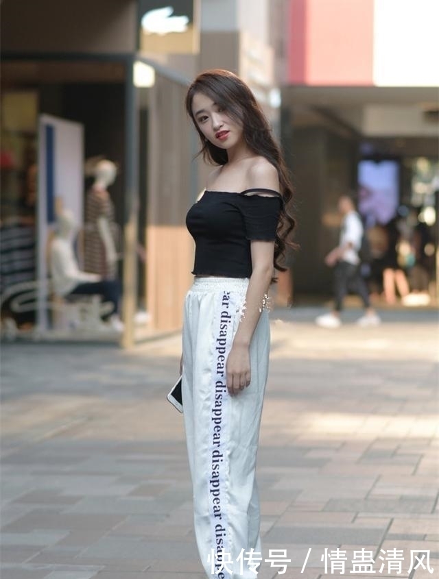 婉顺|街拍文雅婉顺俏皮的美女,丰腴有致,比你想象中的时髦