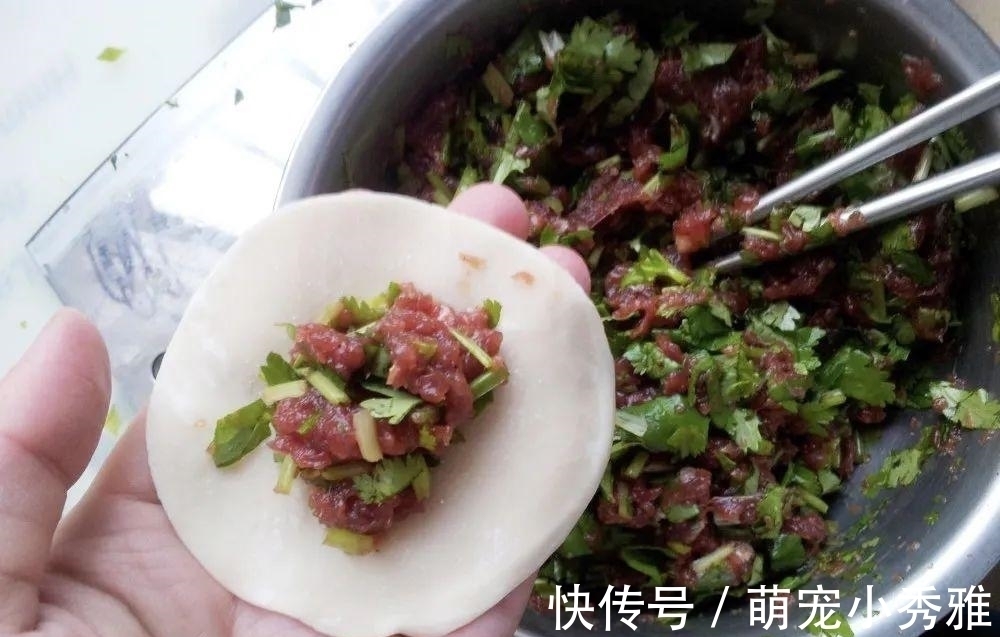 味道有些难闻,但请不要忽视它,很有价值,用来包饺子是一绝