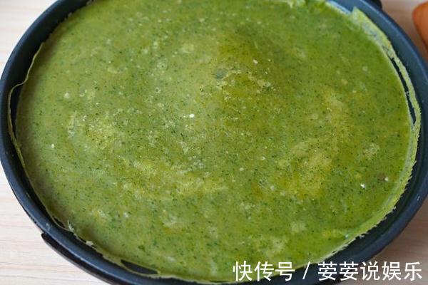芹菜炒鸡蛋|用它这么做早餐饼够两个人吃,十分钟搞定,两块钱成本都花不到