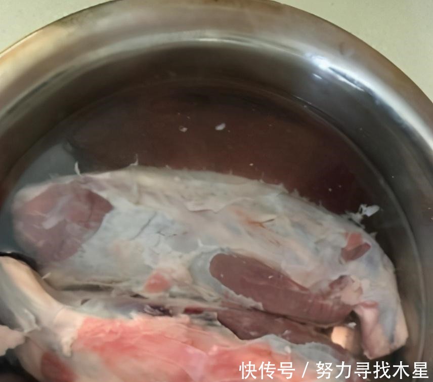 五香卤牛肉怎么做？比例和配方告诉你，牛肉红润油亮，酥烂鲜香！