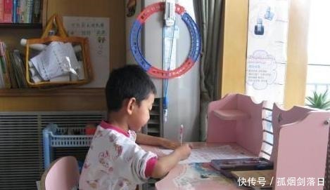 妈妈|“妈妈,我再玩3分钟”,2种父母不同回答,成就孩子不同人生