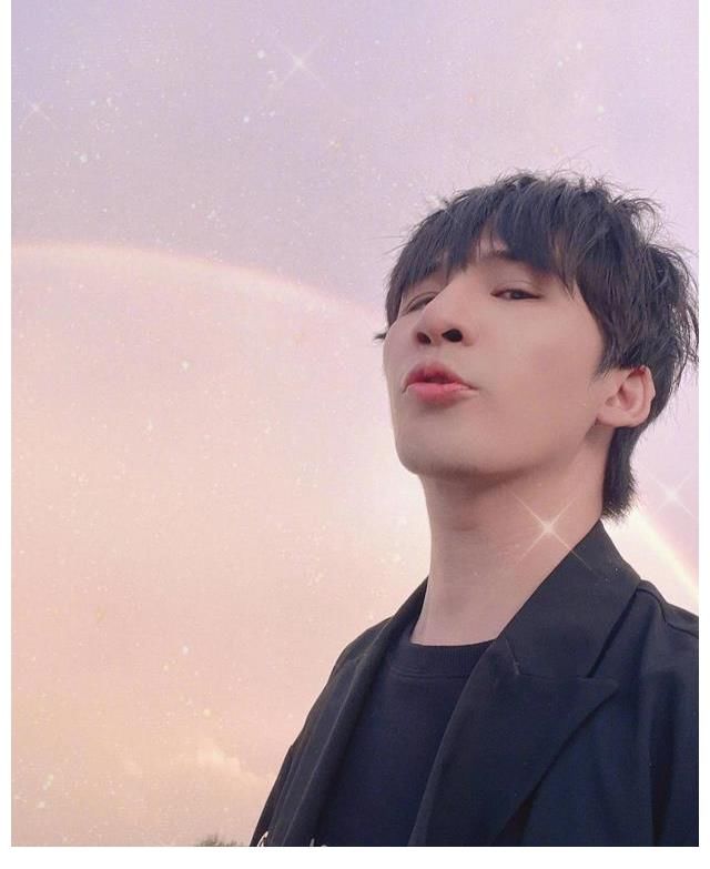 大鵬|被黑抄襲，假唱，x毒，大張偉從天才搖滾主唱，墮落成綜藝咖